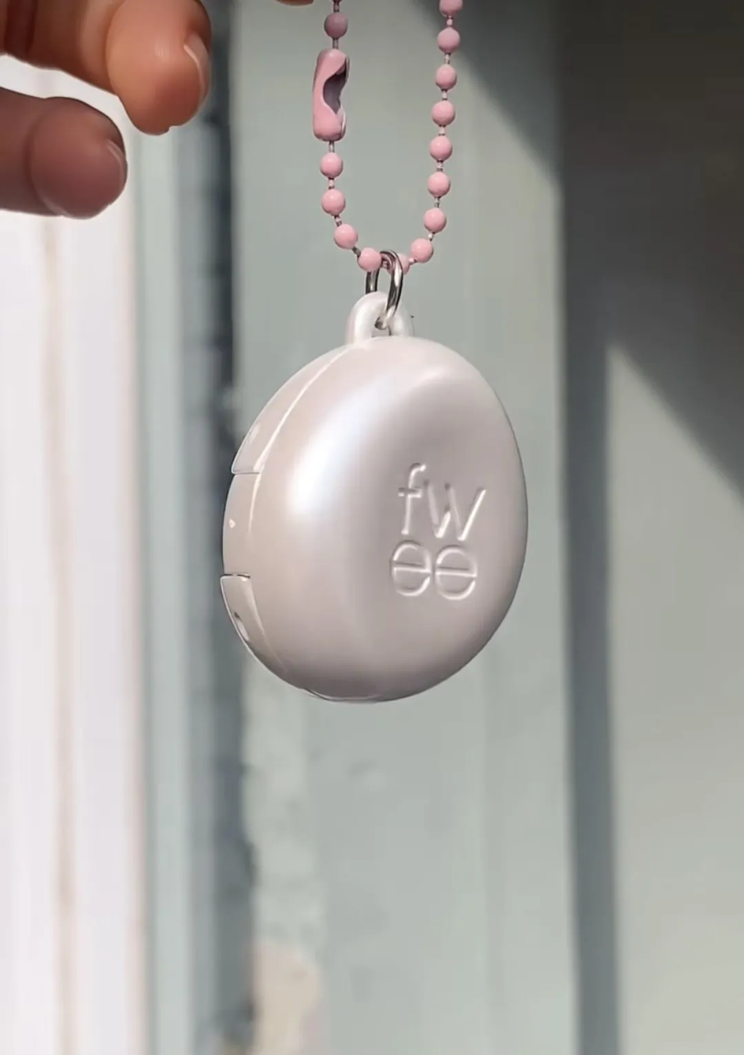fwee-pudding-pot-keychain-v0-on6oc8n6o05d1.jpg